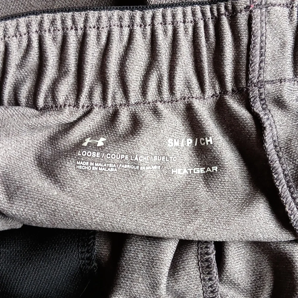 Under Armour Heatgear Shorts - Picture 2 of 2